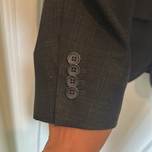 Banana Republic Men’s Sport Coat, Tailored Fit, navy/gray plaid, 42 - Picture 4 of 8